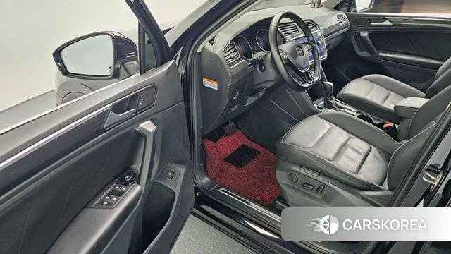 Volkswagen Tiguan second Generation 2020 Черный из Кореи, фото 3