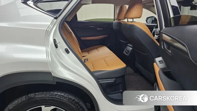 Lexus NX300h 2020 Белый из Кореи, фото 3