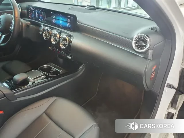 Mercedes-Benz A-Class W177 2022 Белый из Кореи, фото 3