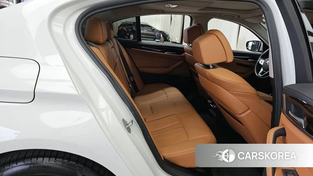BMW 5 Series (G30) 2021 Белый из Кореи, фото 3