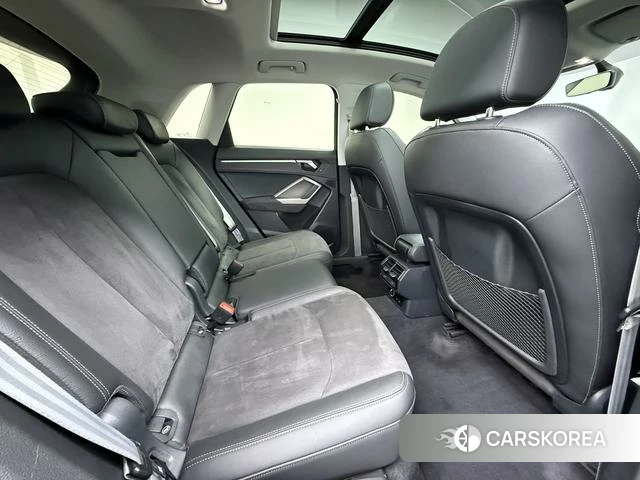 Audi Q3 2022 Темно-серый из Китая, фото 3