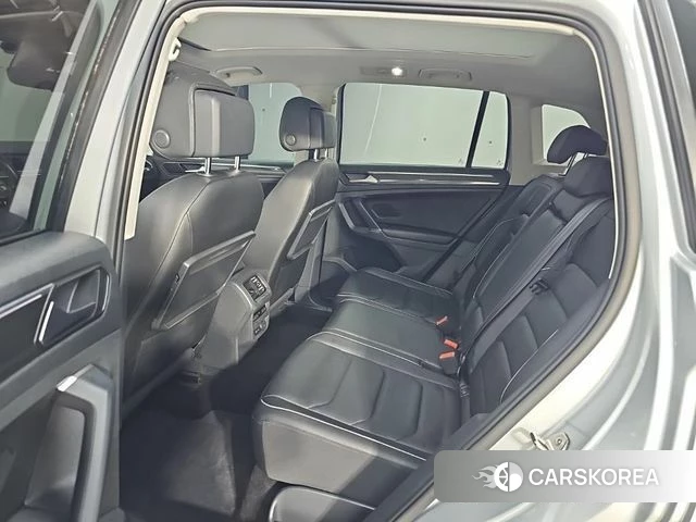 Volkswagen Tiguan second Generation 2018 Серебряный из Кореи, фото 3
