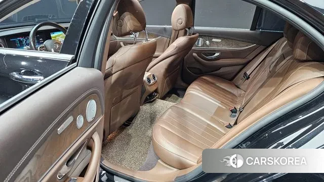 Mercedes-Benz E-Class W213 2018 Черный из Кореи, фото 3