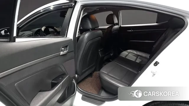 Hyundai Avante AD 2018 Белый из Кореи, фото 3