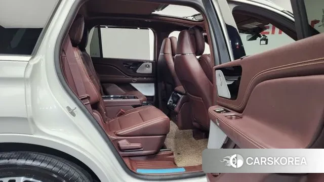 Lincoln Aviator 2nd generation 2023 Белый из Кореи, фото 3