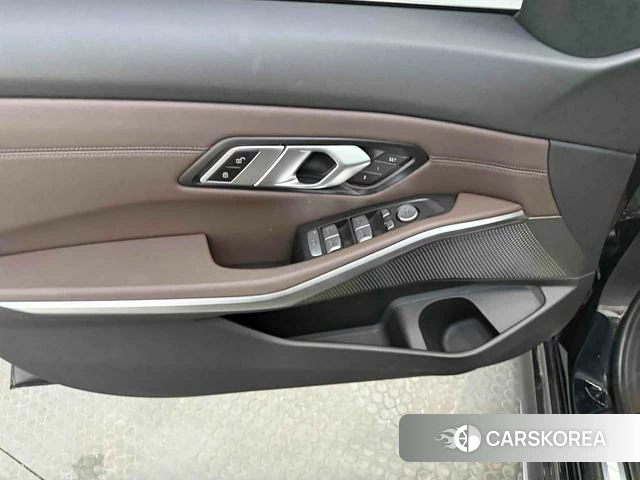 BMW 3 series 2022 Черный из Китая, фото 3