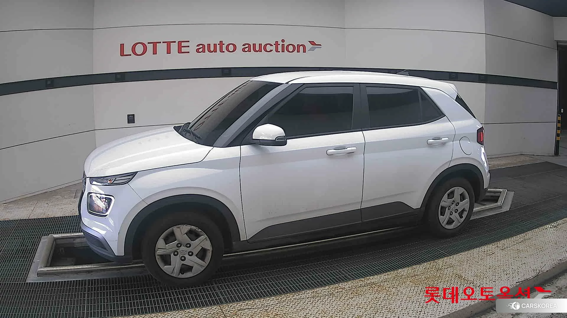 Hyundai Venue 2021 Polar White из Кореи, фото 3