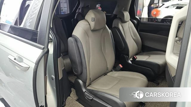 Kia The New Carnival 4th Generation 2024 Светло-серебряный цвет из Кореи, фото 3