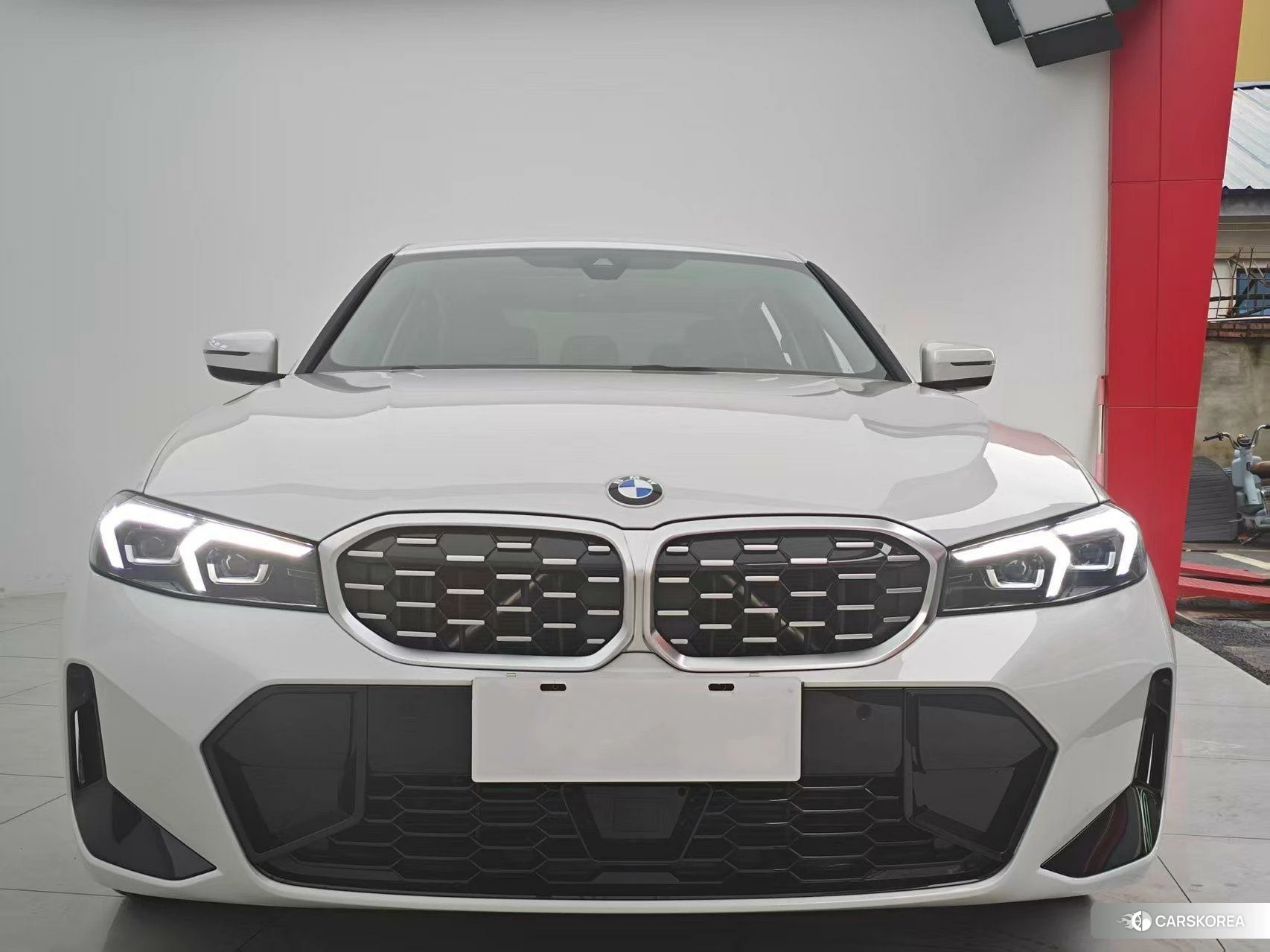 BMW 3 series 2024 Белый из Китая, фото 3