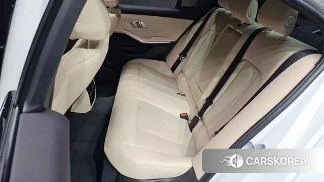 BMW 3 Series (G20) 2023 Белый из Кореи, фото 3