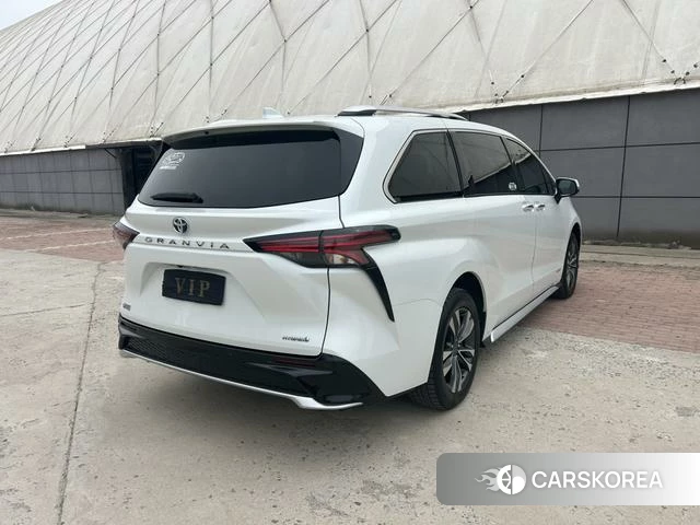 Toyota Grevia 2024 Белый из Китая, фото 3