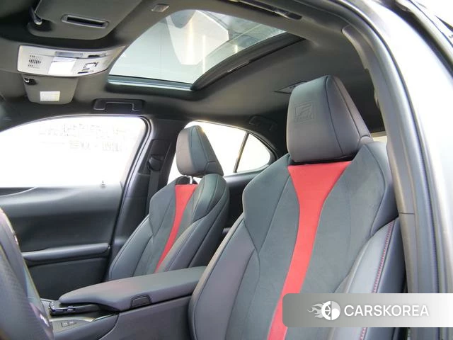 Lexus UX 2021 Серебристо-серый из Китая, фото 3