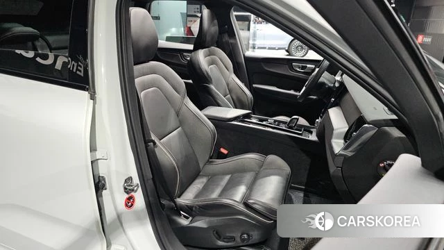 Volvo XC60 second Generation 2020 Белый из Кореи, фото 3