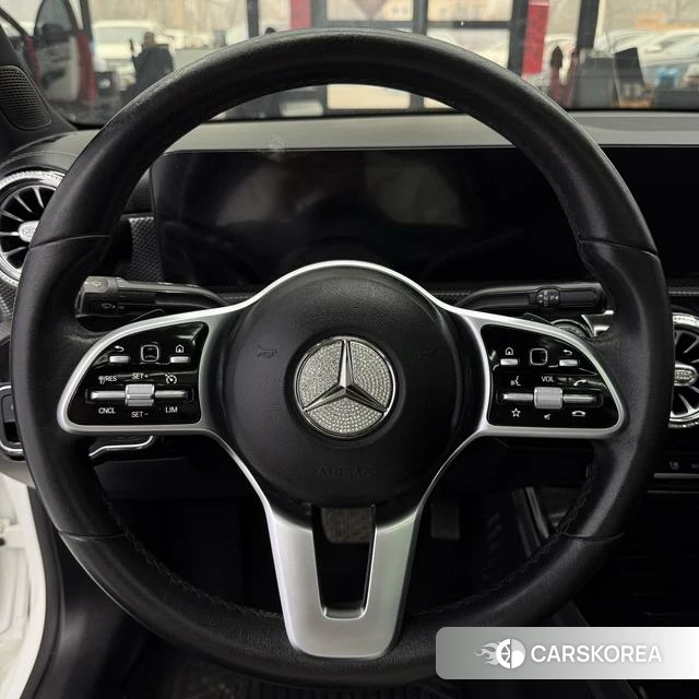 Mercedes-Benz Class A 2021 Белый из Китая, фото 3