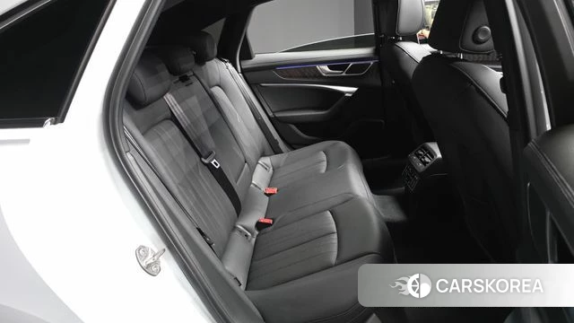 Audi A6 (C8) 2021 Белый из Кореи, фото 3
