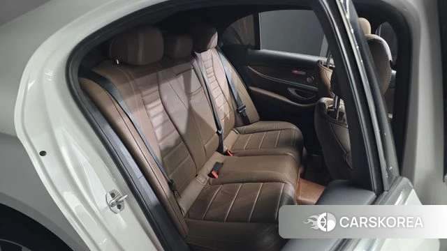 Mercedes-Benz E-Class W213 2021 Белый из Кореи, фото 3