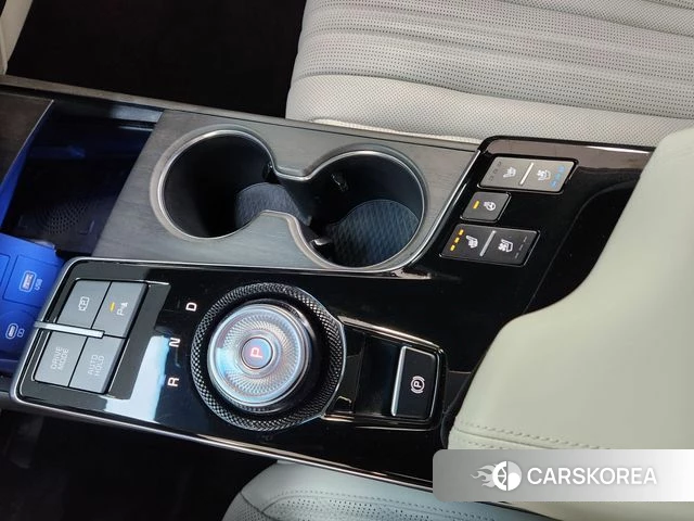 Kia K8 2023 Серебристо-серый из Кореи, фото 3