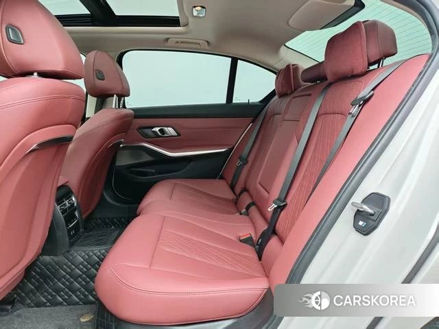 BMW 3 series 2023 Белый из Китая, фото 3
