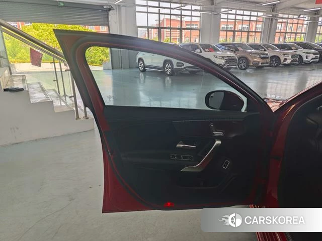 Mercedes-Benz Class A 2021 Красный из Китая, фото 3