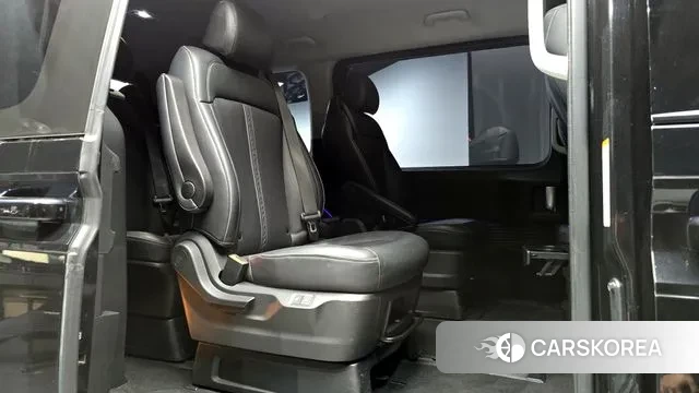 Hyundai Staria 2023 Черный из Кореи, фото 3