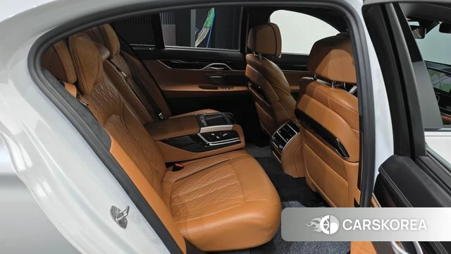 BMW 7 Series (G11) 2021 Белый из Кореи, фото 3
