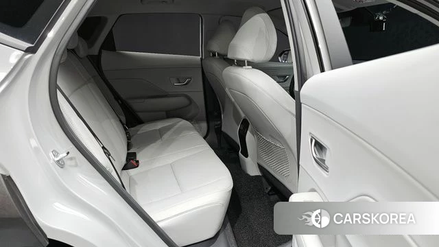 Hyundai Kona (SX2) 2024 Серебристо-серый из Кореи, фото 3