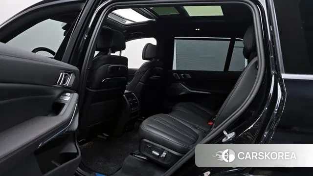 BMW X7 (G07) 2023 Черный из Кореи, фото 3