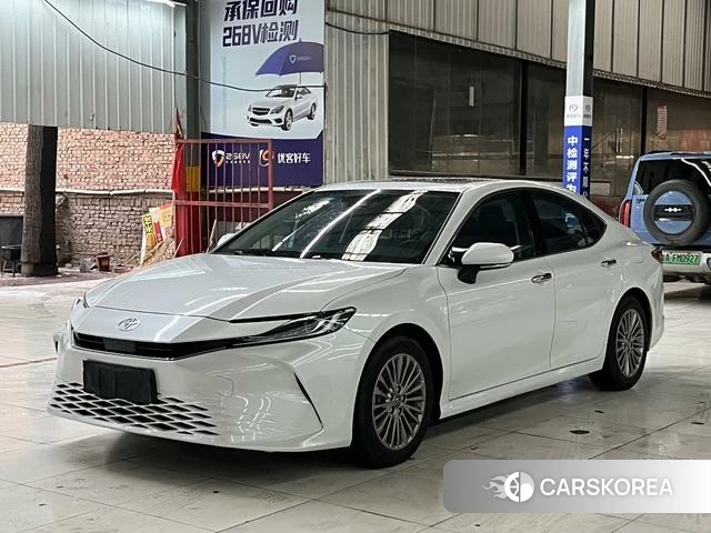 Toyota Camry 2024 Белый из Китая, фото 3