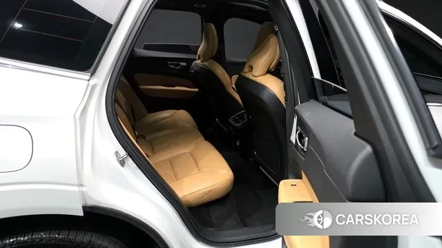 Volvo XC60 second Generation 2019 Белый из Кореи, фото 3