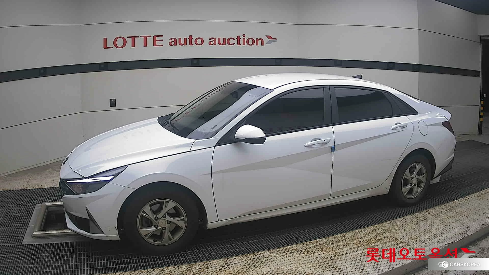 Hyundai Avante 2023 Белый из Кореи, фото 3