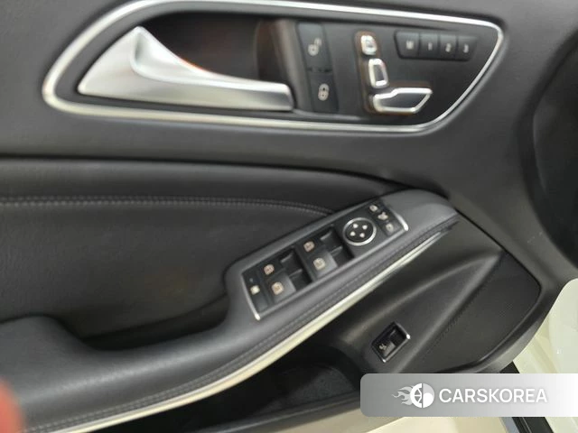 Mercedes-Benz GLA-Class X156 2018 Белый из Кореи, фото 3