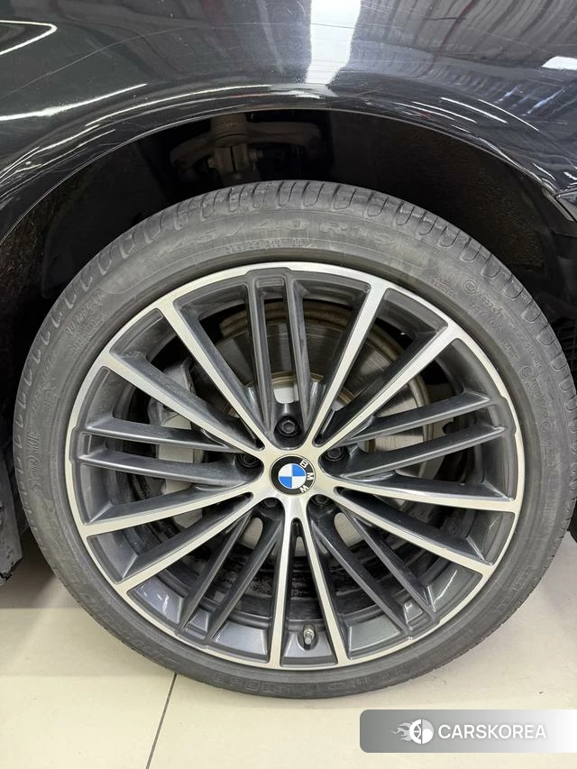 BMW 5 series 2021 Черный из Китая, фото 3