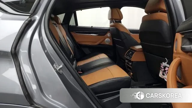 BMW X6 (F16) 2018 Серебристо-серый из Кореи, фото 3
