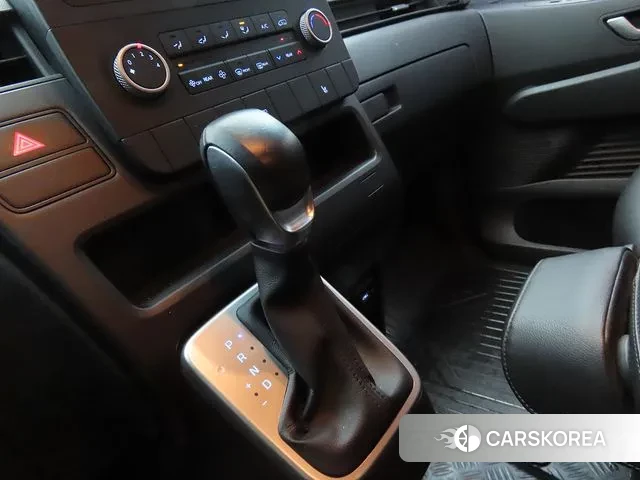 Hyundai Staria 2021 Черный из Кореи, фото 3