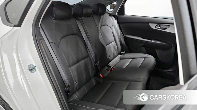 Kia The New K3 2nd generation 2022 Белый из Кореи, фото 3