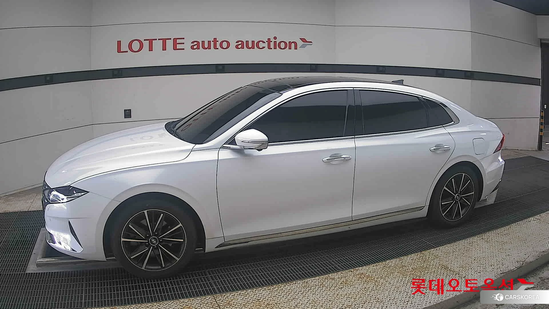 Hyundai Grandeur 2022 Creamy White Pearl (optional) из Кореи, фото 3