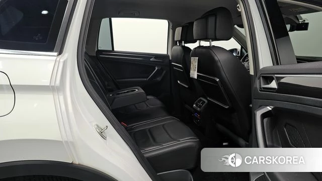 Volkswagen Tiguan second Generation 2020 Белый из Кореи, фото 3
