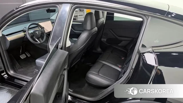 Tesla Model Y 2023 Черный из Кореи, фото 3