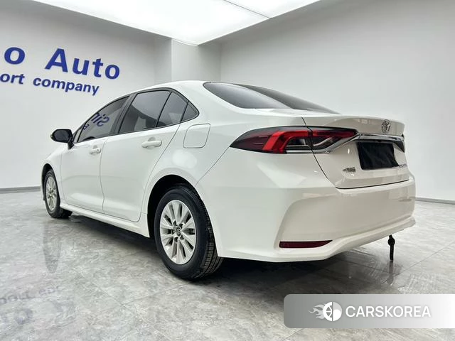 Toyota Corolla 2022 Белый из Китая, фото 3