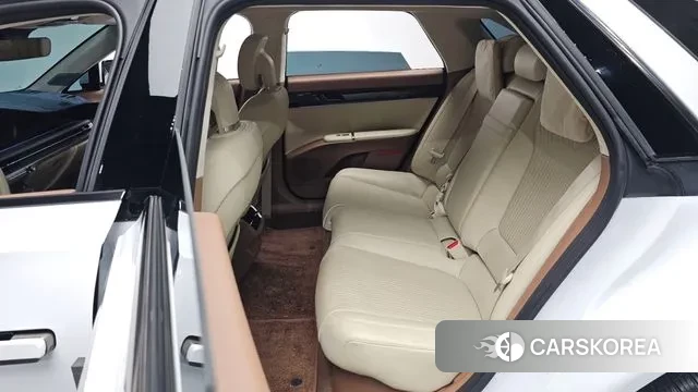 Hyundai Grandeur Hybrid (GN7) 2023 Белый из Кореи, фото 3