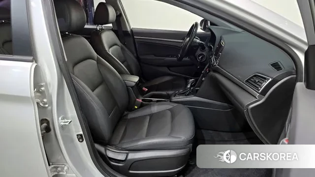 Hyundai Avante AD 2018 Серебристо-серый из Кореи, фото 3