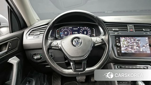 Volkswagen Tiguan Allspace 2020 Серебристо-серый из Кореи, фото 3