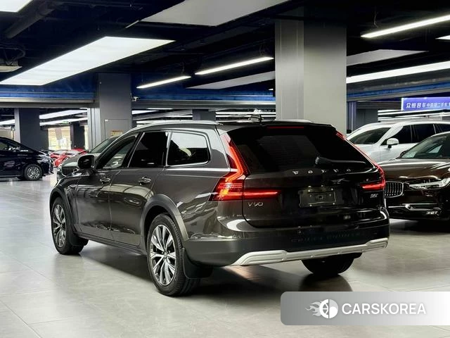 Volvo V90 2024 Темно-серый из Китая, фото 3