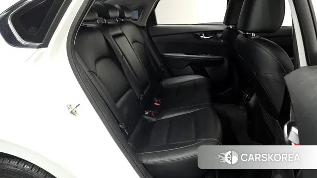 Kia The New K3 2nd generation 2021 Белый из Кореи, фото 3