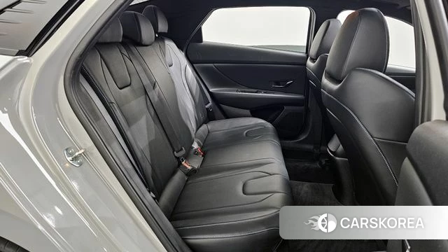 Hyundai Avante (CN7) 2022 Серебристо-серый из Кореи, фото 3