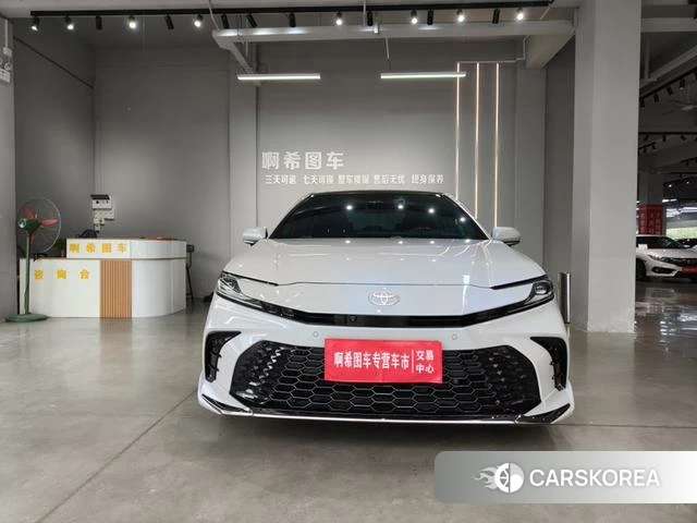 Toyota Camry 2024 Белый из Китая, фото 3