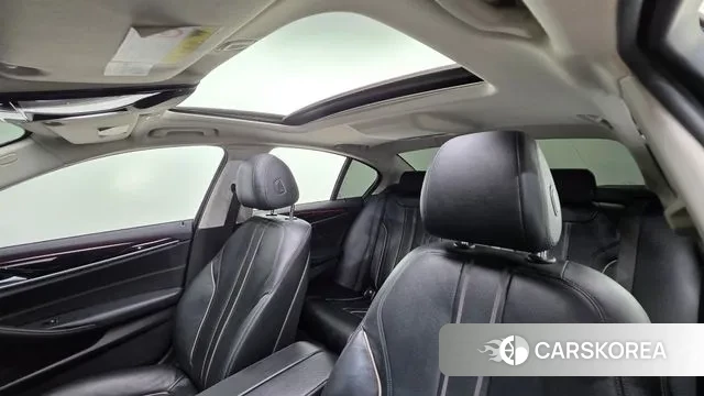 BMW 5 Series (G30) 2018 Белый из Кореи, фото 3