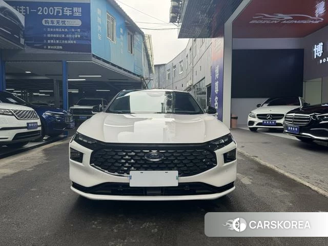 Ford Mondeo 2023 Белый из Китая, фото 3