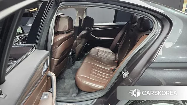 BMW 5 Series (G30) 2018 Серый из Кореи, фото 3