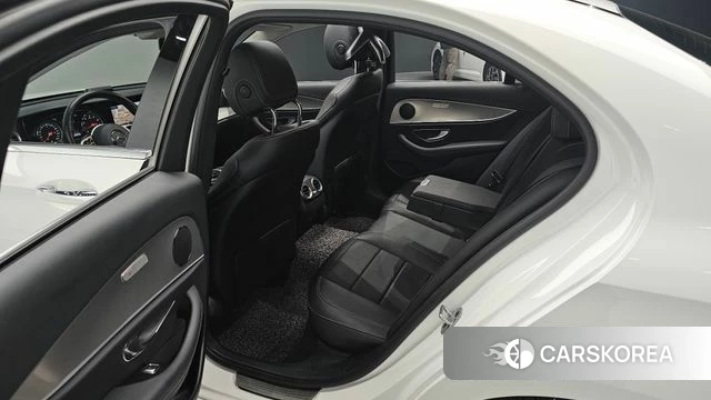 Mercedes-Benz E-Class W213 2018 Белый из Кореи, фото 3
